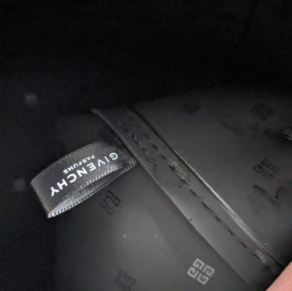 Givenchy - Picture 8 of 15